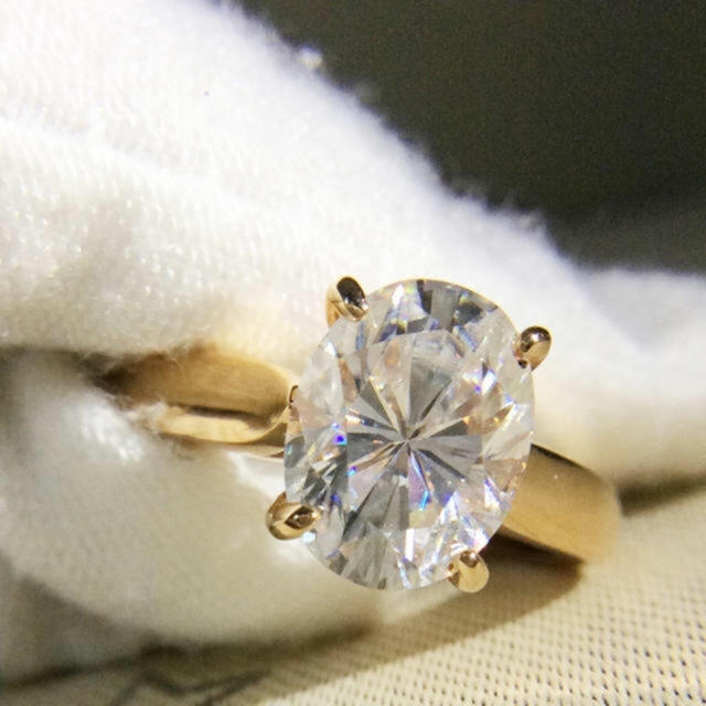【2カラット 】輝く モアサナイト ダイヤモンド リング レディースのアクセサリー(リング(指輪))の商品写真
