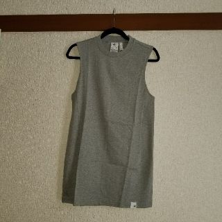 アディダス(adidas)のロングTシャツ(Tシャツ(半袖/袖なし))