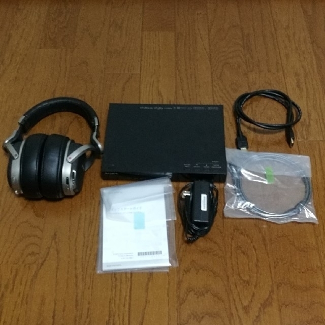 SONY ワイヤレスサラウンドヘッドホン　MDR-HW700DS