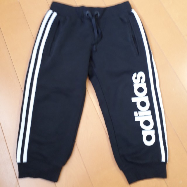 adidas(アディダス)の160㎝アディダス　クロップドパンツ キッズ/ベビー/マタニティのキッズ服男の子用(90cm~)(パンツ/スパッツ)の商品写真