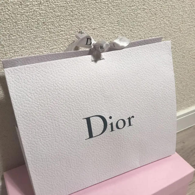 Dior - ♡ DIOR 【非売品】限定オリジナルタオル ♡の通販 by みーこのお部屋 ＞ ٩(๑ ᴗ ๑)۶｜ディオールならラクマ