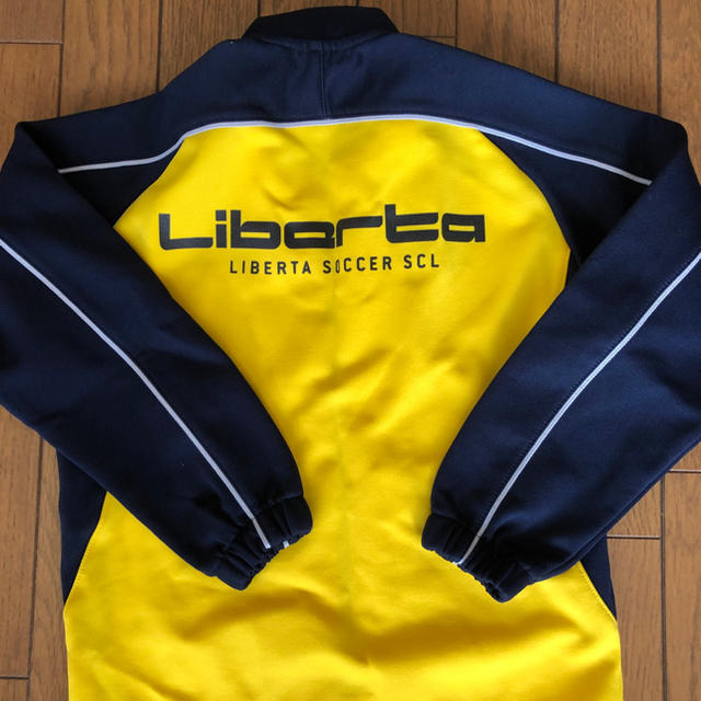 LIBERTA(リベルタ)のリベルタサッカージャージ上下120cm スポーツ/アウトドアのサッカー/フットサル(ウェア)の商品写真