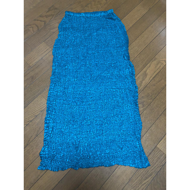PLEATS PLEASE ISSEY MIYAKE(プリーツプリーズイッセイミヤケ)のロングスカート  (井上プリーツ) レディースのスカート(ロングスカート)の商品写真