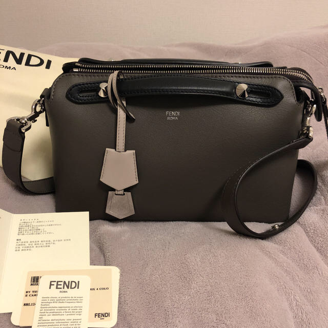 FENDI(フェンディ)のKiki様  専用 レディースのバッグ(ショルダーバッグ)の商品写真