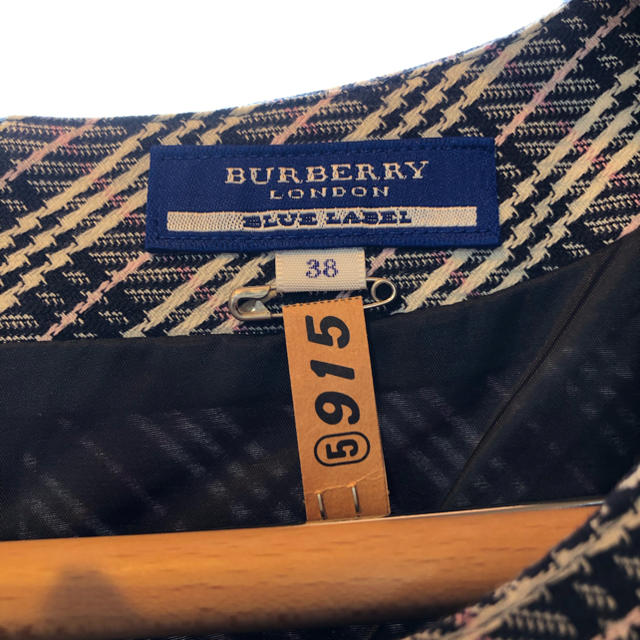 BURBERRY BLUE LABEL(バーバリーブルーレーベル)のバーバリーブルーレーベル 薄ピンク入りのチェックワンピース レディースのワンピース(ミニワンピース)の商品写真