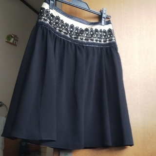 スコットクラブ(SCOT CLUB)の華やか！贅沢な黒スカート！(ひざ丈スカート)