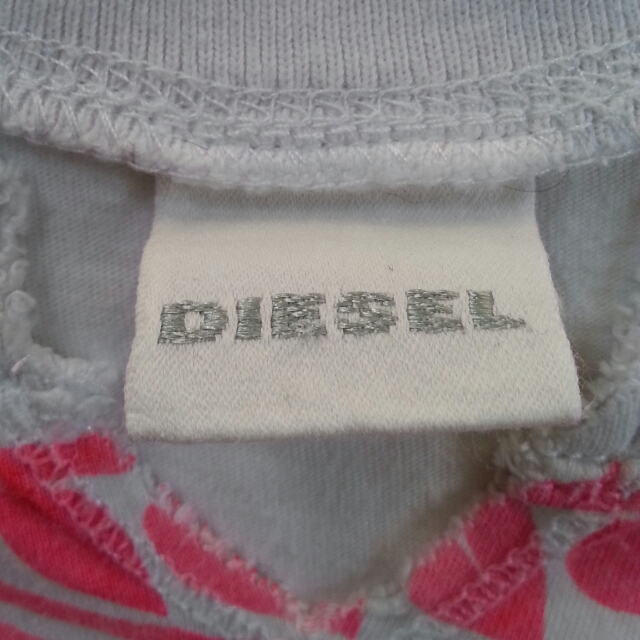 DIESEL(ディーゼル)のDIESEL KIDS Tシャツ 送料込 キッズ/ベビー/マタニティのキッズ服男の子用(90cm~)(その他)の商品写真