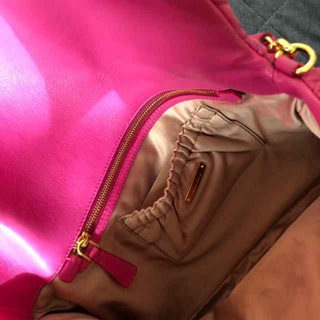 miumiu(ミュウミュウ)のMIUMIU  ナッパクリスタル  ビジュー  バック レディースのバッグ(ハンドバッグ)の商品写真