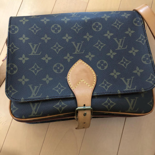 LOUIS VUITTON カルトシエール 美品