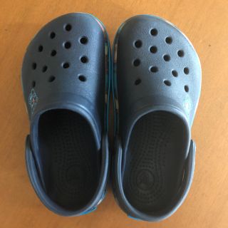 クロックス(crocs)のクロックス6C7、12.5〜13センチくらいの紺色ディズニー(サンダル)