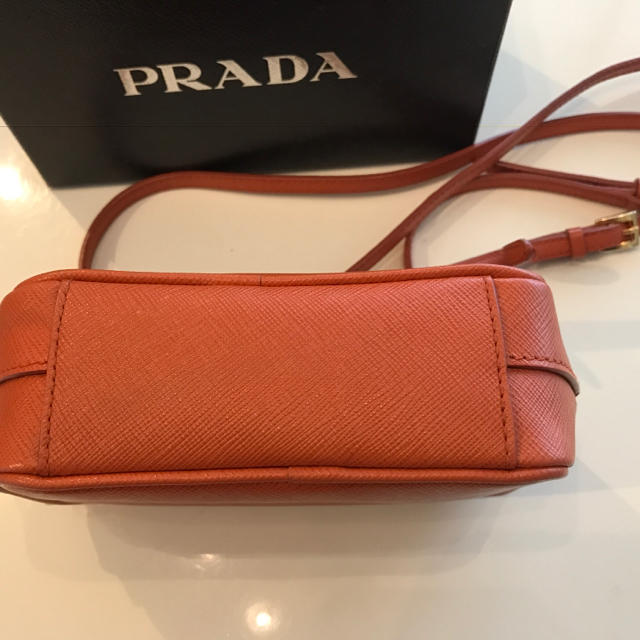 PRADA(プラダ)のプラダ サフィアーノ ミニショルダーバッグ レディースのバッグ(ショルダーバッグ)の商品写真