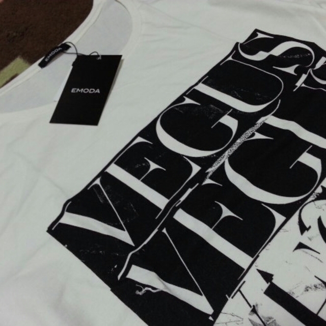 EMODA(エモダ)のEMODA Tｼｬﾂ レディースのトップス(Tシャツ(半袖/袖なし))の商品写真