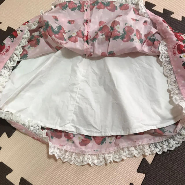 mezzo piano(メゾピアノ)のメゾピアノ いちごワンピース110 キッズ/ベビー/マタニティのキッズ服女の子用(90cm~)(ワンピース)の商品写真