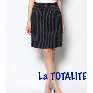 ラトータリテ(La TOTALITE)のラトータリテLa TOTALITE紺色ストライプスカート(ミニスカート)