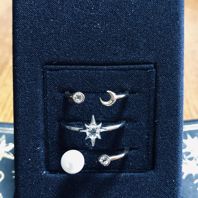 STAR JEWELRY(スタージュエリー)のstar jewelry クリスマス三連リング 専用ボックス付 お値下げ中 レディースのアクセサリー(リング(指輪))の商品写真