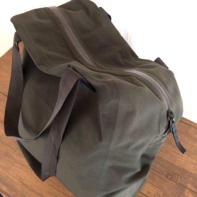 ARC'TERYX(アークテリクス)のARC'TERYX VEILANCE「Seque Tote」 メンズのバッグ(トートバッグ)の商品写真