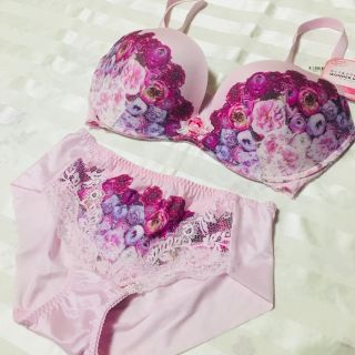 トリンプ(Triumph)の【angel様専用】トリンプ♡jeweling ワンダーメイクブラ(ブラ&ショーツセット)