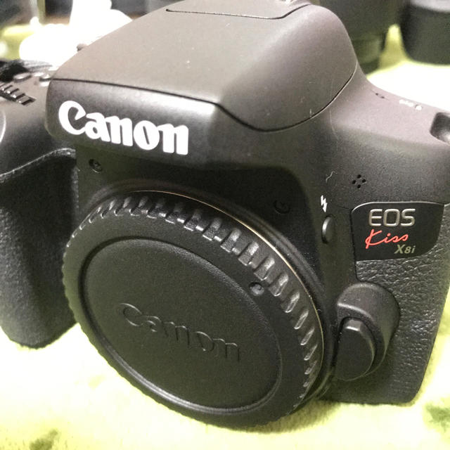 Canon EOS Kiss X8i ボディ