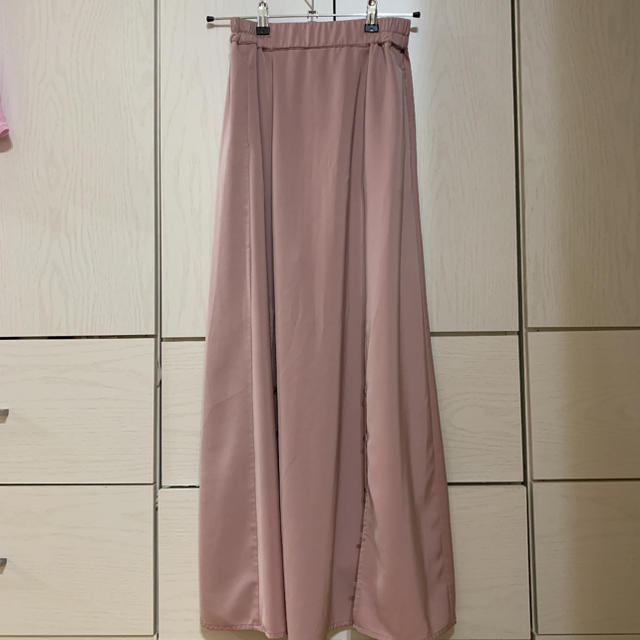 SeaRoomlynn(シールームリン)のsearoomlynn  サテンスリットマキシスカート レディースのスカート(ロングスカート)の商品写真