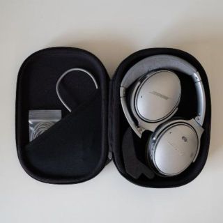 ボーズ(BOSE)のbose quietcomfort 35 ii シルバー(ヘッドフォン/イヤフォン)