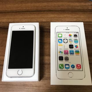 アイフォーン(iPhone)のiPhone5s シルバー 32ギガ DOCOMO(スマートフォン本体)