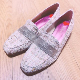 リリーブラウン(Lily Brown)の新品未使用  お洒落ローファー  韓国系 刺繍 靴♥(ローファー/革靴)