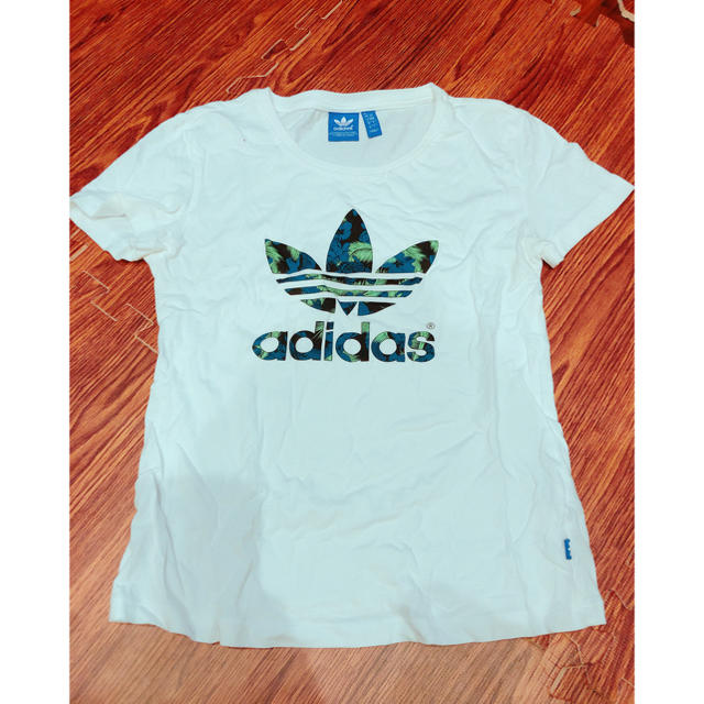 adidas(アディダス)のadidas Tシャツ レディースのトップス(Tシャツ(半袖/袖なし))の商品写真