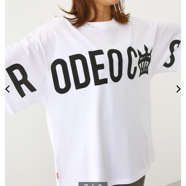 RODEO CROWNS WIDE BOWL(ロデオクラウンズワイドボウル)のRCWB♡オーバーロゴTシャツ ホワイト レディースのトップス(Tシャツ(半袖/袖なし))の商品写真