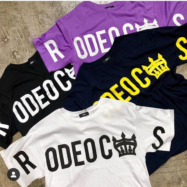 RODEO CROWNS WIDE BOWL(ロデオクラウンズワイドボウル)のRCWB♡オーバーロゴTシャツ ホワイト レディースのトップス(Tシャツ(半袖/袖なし))の商品写真