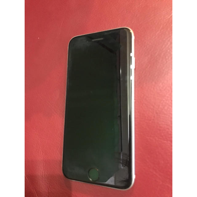 Apple(アップル)のドコモ iPhone6 ブラック シルバー スマホ/家電/カメラのスマートフォン/携帯電話(スマートフォン本体)の商品写真