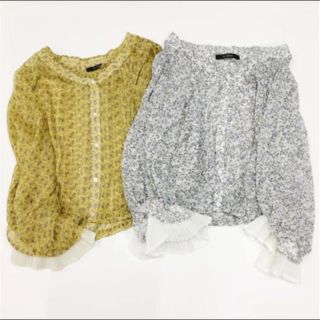 ダブルクローゼット(w closet)の小花柄プリーツブラウス ダブルクローゼット(シャツ/ブラウス(長袖/七分))