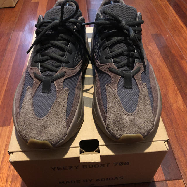 yeezy700・350+calabasasトラックパンツ