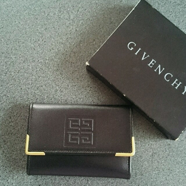 （値下交渉可能） GIVENCHY ジバンシー（と書いてある）キーケース