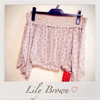 リリーブラウン(Lily Brown)の新品 花柄シャーリング オフショル(カットソー(半袖/袖なし))