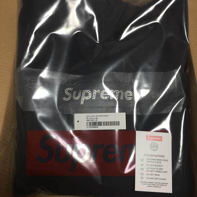 Supreme(シュプリーム)の新品 黒 L supreme swarovski box logo パーカー メンズのトップス(パーカー)の商品写真