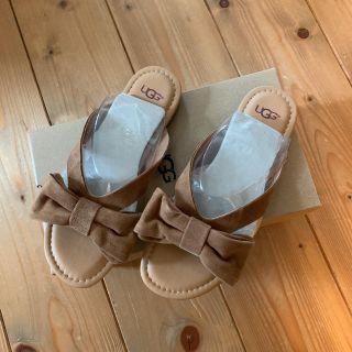 アグ(UGG)の♪新品未使用♪ UGG サンダル スエード リボン 23.5㎝(サンダル)