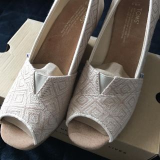 トムズ(TOMS)のToms☆ウエッジサンダル新品   25.5センチ(サンダル)