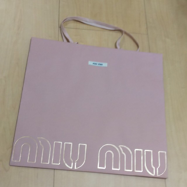 miumiu(ミュウミュウ)のmiu miu 👜ショッパー レディースのバッグ(ショップ袋)の商品写真
