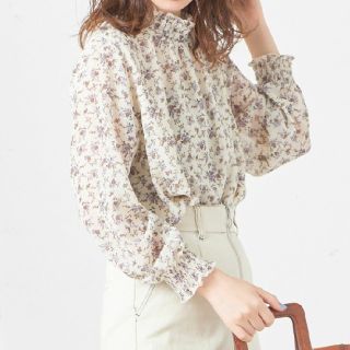 ナチュラルクチュール(natural couture)のぺー様専用 ナチュラルクチュール 花柄ブラウス 新品未使用(シャツ/ブラウス(長袖/七分))