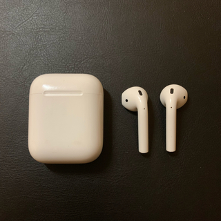 アップル(Apple)の【正規品】Apple AirPods ワイヤレスイヤホン(ヘッドフォン/イヤフォン)