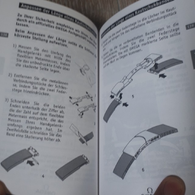 OMEGA(オメガ)の【新品】【希少】オメガ腕時計　取り扱い説明書　 メンズの時計(腕時計(アナログ))の商品写真