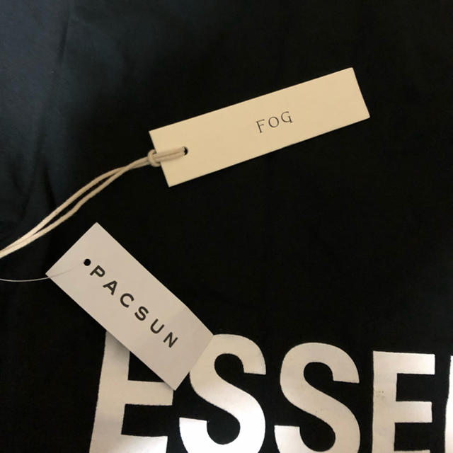 FEAR OF GOD(フィアオブゴッド)のESSENTIALS Boxy Graphic T-shirt Black M メンズのトップス(Tシャツ/カットソー(半袖/袖なし))の商品写真