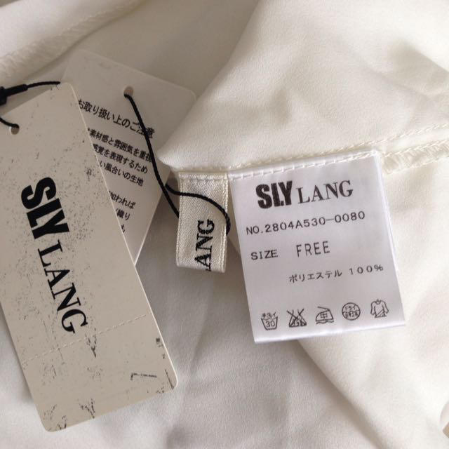 SLY LANG(スライラング)の新品 SLY LANG ゆるシャツ レディースのトップス(シャツ/ブラウス(半袖/袖なし))の商品写真