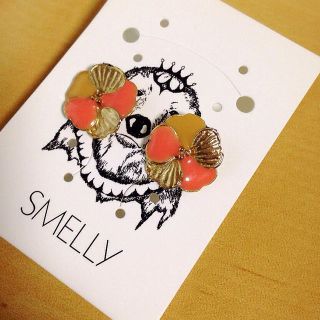 アーバンリサーチ(URBAN RESEARCH)のSMELLY お花ピアス(ピアス)