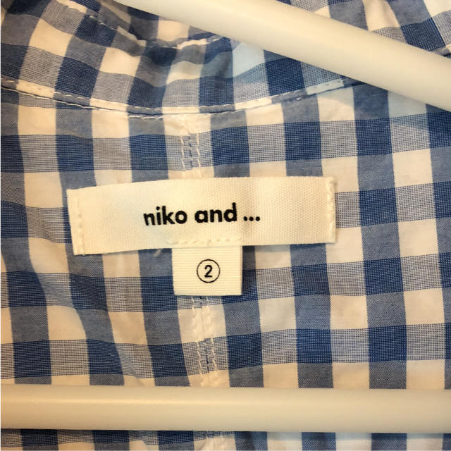 niko and...(ニコアンド)のSサイズ ニコアンド  シルキー先染めシャツ サックスブルー レディースのトップス(シャツ/ブラウス(長袖/七分))の商品写真