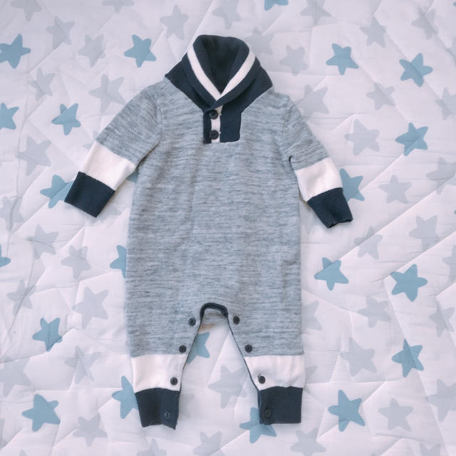 babyGAP(ベビーギャップ)のGAP ニットロンパース キッズ/ベビー/マタニティのベビー服(~85cm)(ロンパース)の商品写真