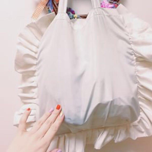 I am I(アイアムアイ)のフリルトート レディースのバッグ(トートバッグ)の商品写真
