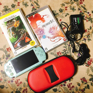プレイステーションポータブル(PlayStation Portable)のPSP 2000 + ソフト2本(携帯用ゲーム機本体)