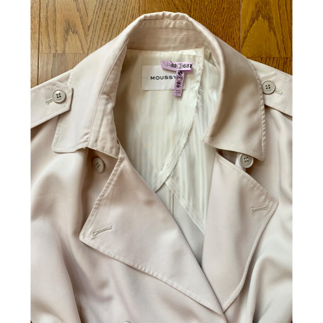 moussy(マウジー)のMoussy トレンチコート 白 ゆったり レディースのジャケット/アウター(トレンチコート)の商品写真