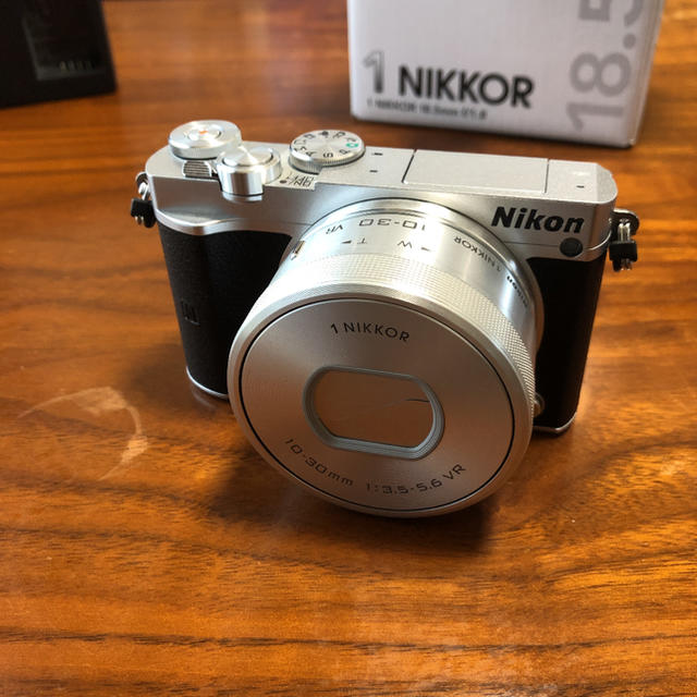 Nikon 1 J5 【新品同様】ミラーレス一眼